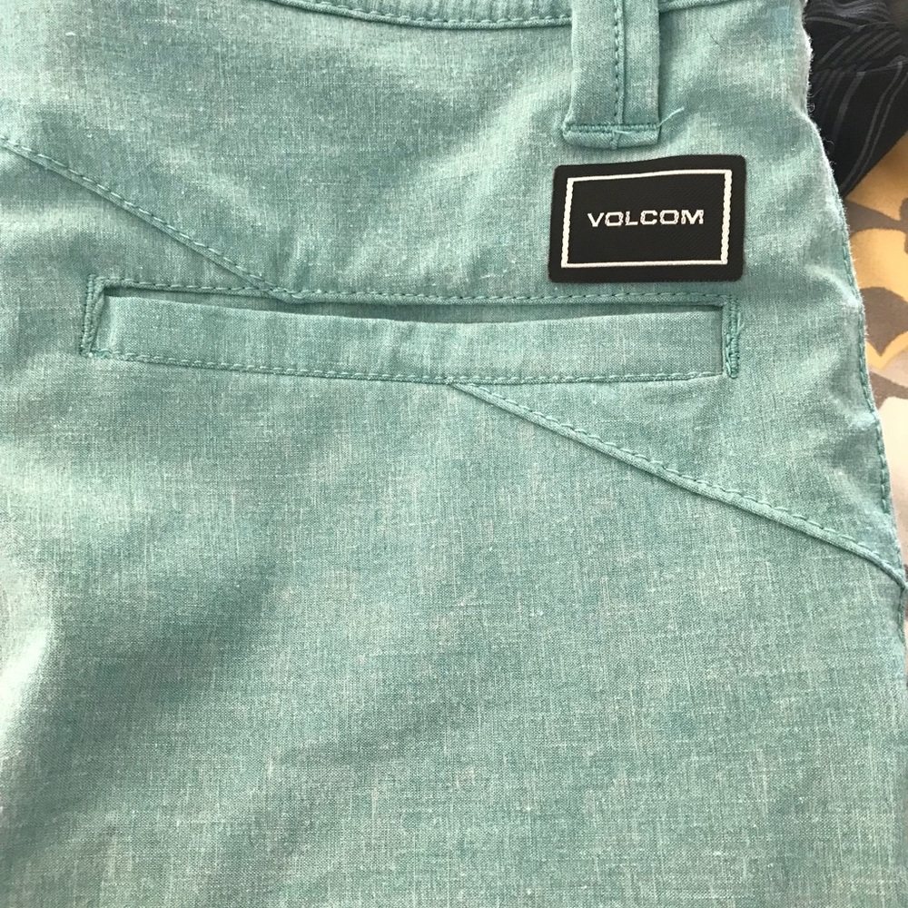 Volcom surf & turf size 27